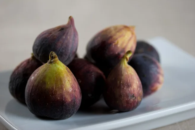 Black mission figs Black mission figs