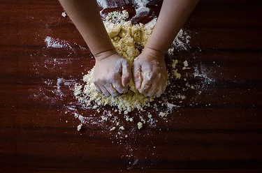 childs hand baking.alert1