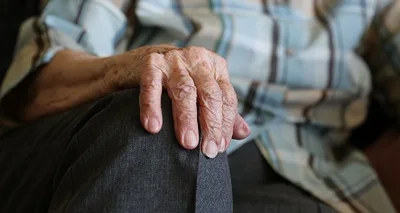 senior hand on knee.alert1 medical alert systems senior hand on knee.alert1 medical alert systems