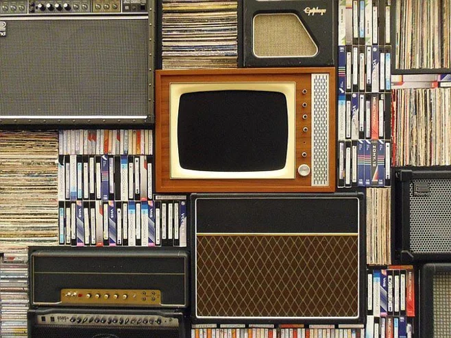 old tv.alert1 old tv.alert1