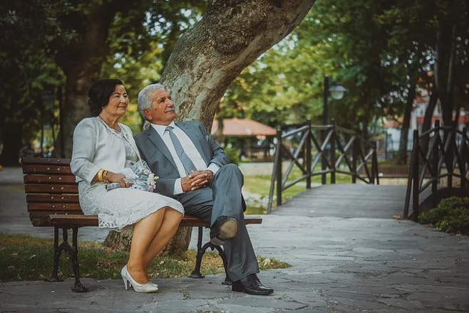 elderly couple.alert1 elderly couple.alert1